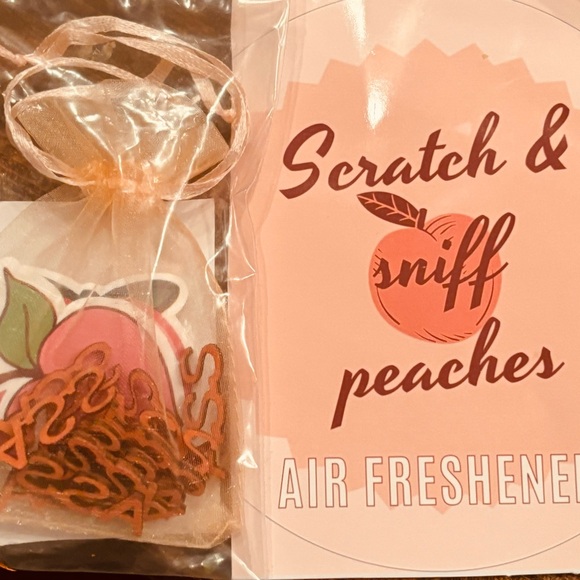 Scratch & sniff peaches - Picture 3 of 5